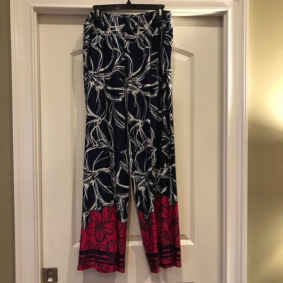 Woman’s pants - Picture 1 of 3